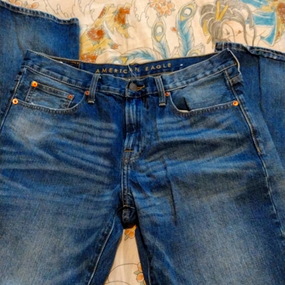 💙💙 MOVING SALE!!!                    Men's American Eagle jeans, 32 x 36